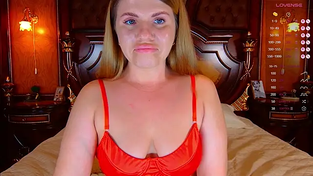 Snapshot of NoraBigAss chatting on June 8, 1:39 am NoraBigAss online show from June 8, 1:39 am