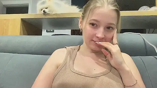 CharmingSarah online show from January 16, 5:33 pm