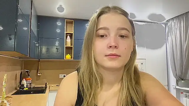 CharmingSarah online show from September 12, 2:50 pm