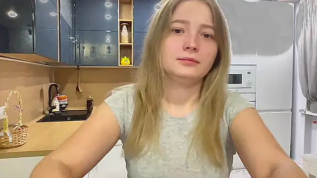 CharmingSarah online show from September 14, 3:11 pm