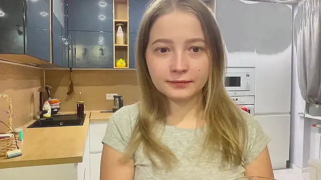 CharmingSarah online show from September 16, 3:57 pm