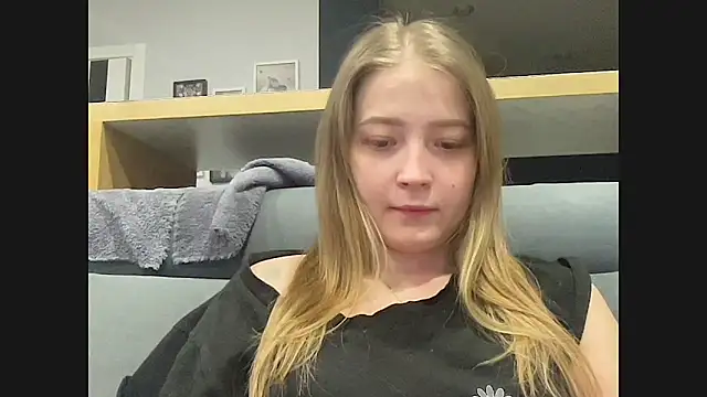 CharmingSarah online show from February 25, 5:33 pm