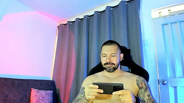 Snapshot of Pierre_Vidal chatting on July 20, 9:28 pm Pierre Vidal online show from July 20, 9:28 pm
