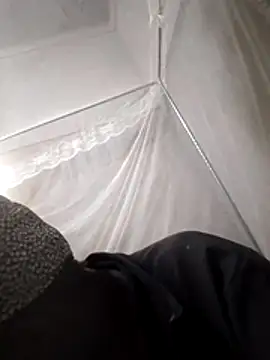 Snapshot of shape30 chatting on March 5, 5:14 am shape30 online show from March 5, 5:14 am