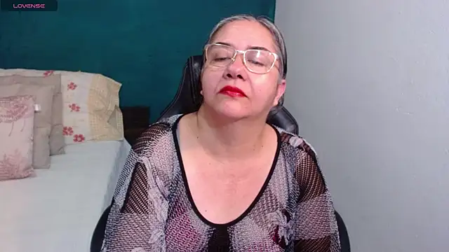Snapshot of scaelettdubois chatting on March 28, 2:55 am scaelettdubois online show from March 28, 2:55 am
