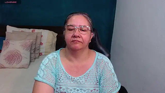 Snapshot of scaelettdubois chatting on May 28, 1:58 am scaelettdubois online show from May 28, 1:58 am