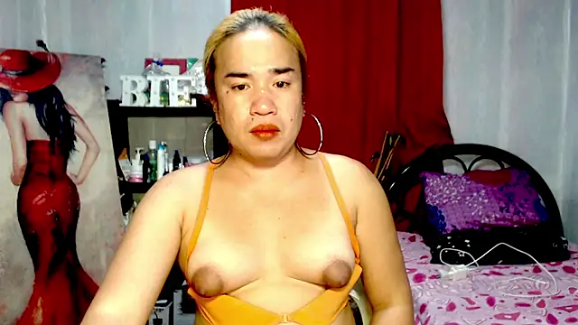 Snapshot of Bigdirtynipples chatting on February 3, 3:49 pm Bigdirtynipples online show from February 3, 3:49 pm