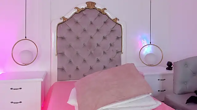 Meredit Lane online show from November 4, 7:02 pm