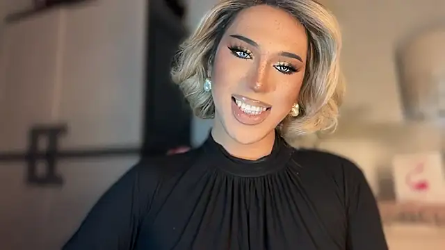 Snapshot of Ts_glamxxxx chatting on December 5, 11:52 am Ts glamxxxx online show from December 5, 11:52 am