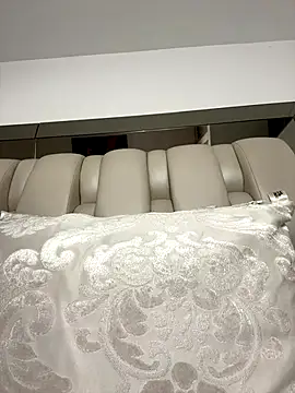 Snapshot of ALISSON_FOXXX1 chatting on December 19, 11:45 pm ALISSON FOXXX1 online show from December 19, 11:45 pm