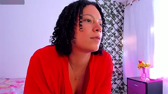 Snapshot of cailynhot chatting on June 21, 9:50 pm cailynhot online show from June 21, 9:50 pm