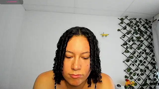 Snapshot of cailynhot chatting on July 8, 10:47 pm cailynhot online show from July 8, 10:47 pm