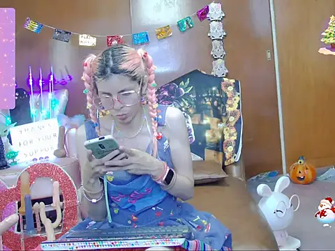 Skinygirl online show from October 28, 11:07 pm