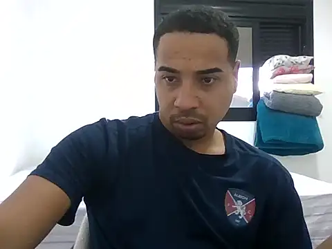 Snapshot of Juninho10c chatting on November 1, 4:31 pm Juninho10c online show from November 1, 4:31 pm