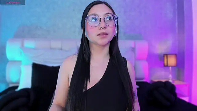 lucy neil online show from January 18, 11:11 pm