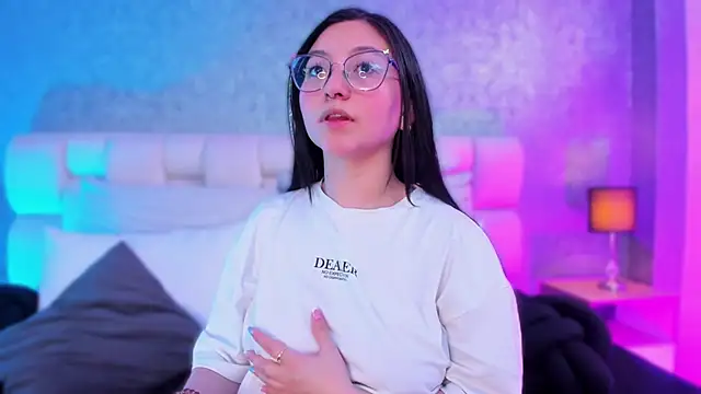 lucy neil online show from February 6, 7:07 pm