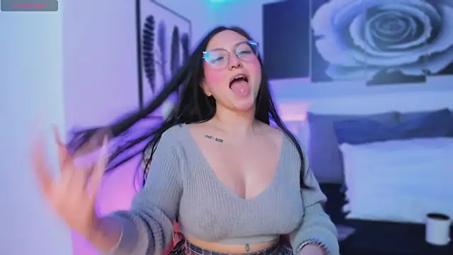 lucy neil online show from March 19, 7:06 pm