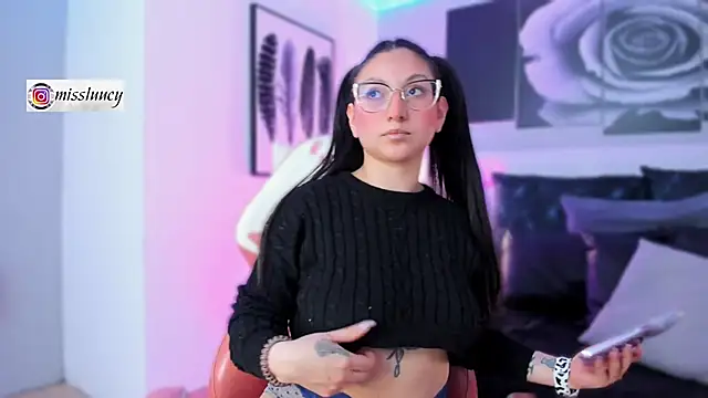 lucy neil online show from September 22, 7:05 pm