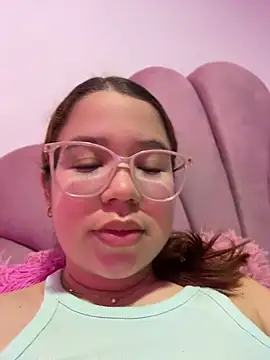 Lucyklein2022 online show from July 12, 12:23 am