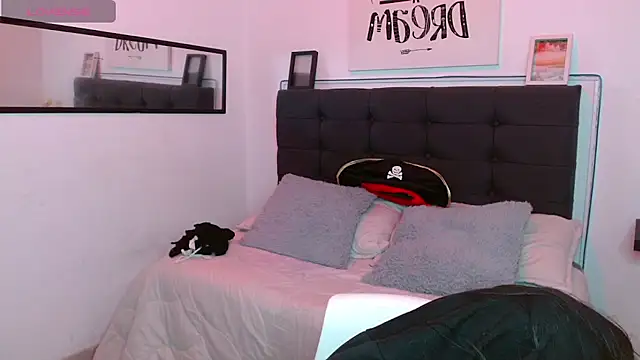 Snapshot of vaness_weet chatting on October 30, 8:09 pm vaness weet online show from October 30, 8:09 pm