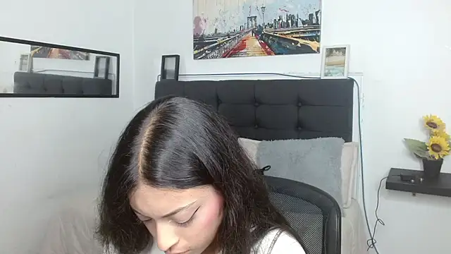 Snapshot of vaness_weet chatting on November 13, 8:08 pm vaness weet online show from November 13, 8:08 pm