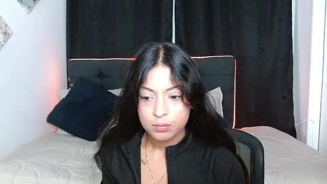 Snapshot of vaness_weet chatting on November 17, 8:14 pm vaness weet online show from November 17, 8:14 pm