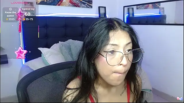 Snapshot of vaness_weet chatting on November 24, 9:20 am vaness weet online show from November 24, 9:20 am