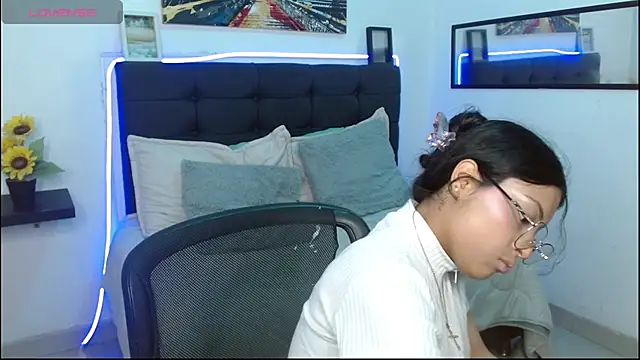 Snapshot of vaness_weet chatting on November 25, 7:36 pm vaness weet online show from November 25, 7:36 pm