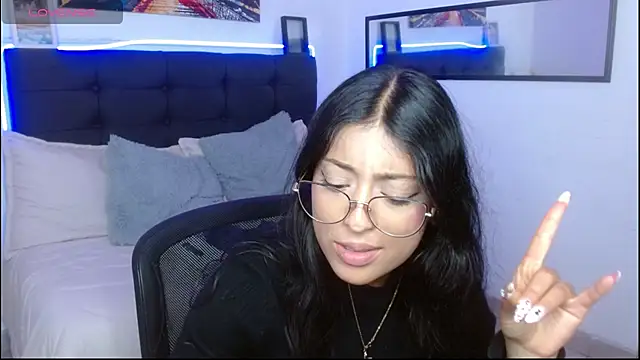 Snapshot of vaness_weet chatting on November 26, 7:37 pm vaness weet online show from November 26, 7:37 pm