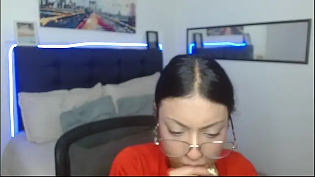 Snapshot of vaness_weet chatting on December 3, 9:13 pm vaness weet online show from December 3, 9:13 pm