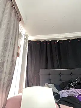 Snapshot of vaness_weet chatting on December 15, 7:18 pm vaness weet online show from December 15, 7:18 pm