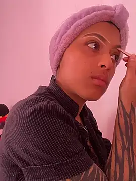 Snapshot of vaness_weet chatting on June 20, 7:27 pm vaness weet online show from June 20, 7:27 pm