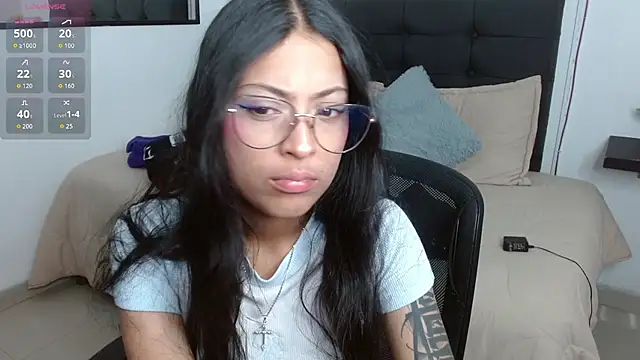 Snapshot of vaness_weet chatting on July 12, 9:06 pm vaness weet online show from July 12, 9:06 pm