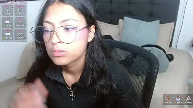 Snapshot of vaness_weet chatting on July 19, 8:34 pm vaness weet online show from July 19, 8:34 pm