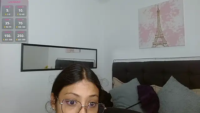 Snapshot of vaness_weet chatting on July 23, 8:29 pm vaness weet online show from July 23, 8:29 pm