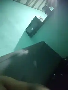 Snapshot of Guuhx1 chatting on February 9, 3:21 am Guuhx1 online show from February 9, 3:21 am