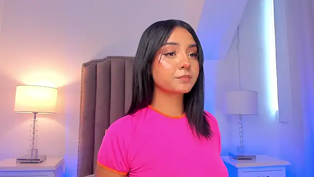 Snapshot of Emma_Torres__ chatting on December 16, 3:43 pm Emma Torres online show from December 16, 3:43 pm