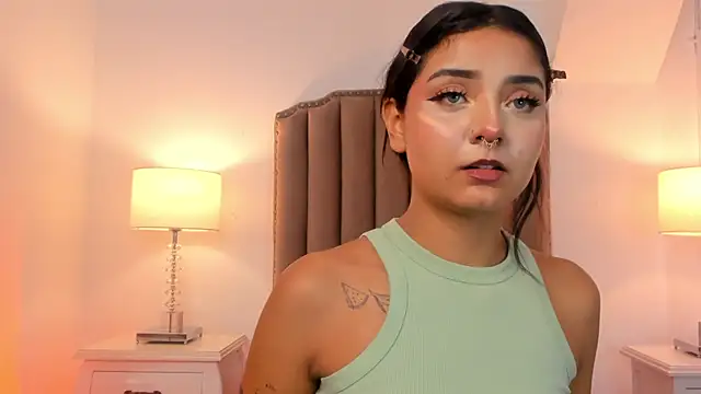 Snapshot of Emma_Torres__ chatting on February 28, 11:58 am Emma Torres online show from February 28, 11:58 am