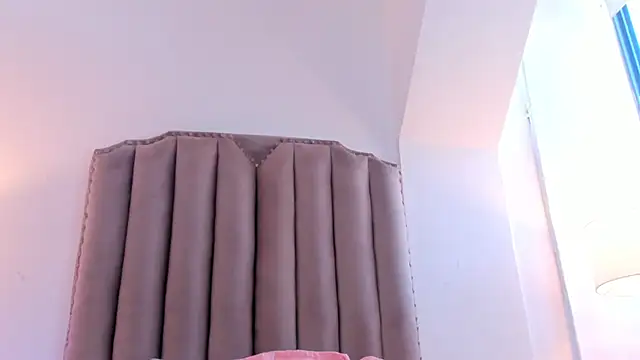 Snapshot of Emma_Torres__ chatting on March 19, 3:19 pm Emma Torres online show from March 19, 3:19 pm