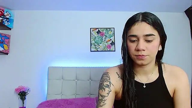 Layla Rachel online show from January 9, 1:18 am