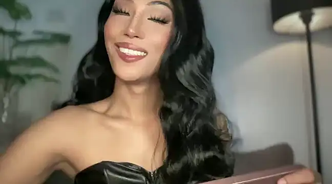 Bella Gordon online show from February 15, 6:23 am