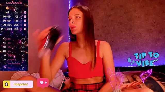 Snapshot of madina_taher chatting on December 16, 10:13 pm madina taher online show from December 16, 10:13 pm