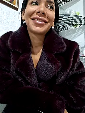 Snapshot of Doll_Loren chatting on May 31, 11:28 am Doll Loren online show from May 31, 11:28 am
