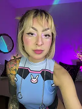 Cinamoonn online show from January 18, 7:06 pm