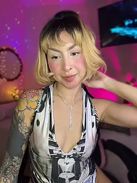 Cinamoonn online show from April 28, 6:13 pm