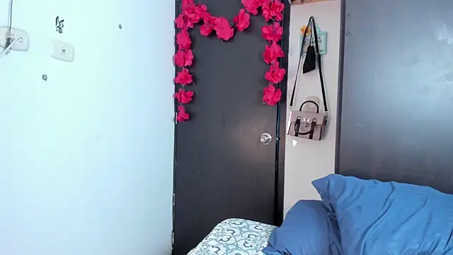Snapshot of mensia_hernandz chatting on July 7, 1:04 pm mensia hernandz online show from July 7, 1:04 pm