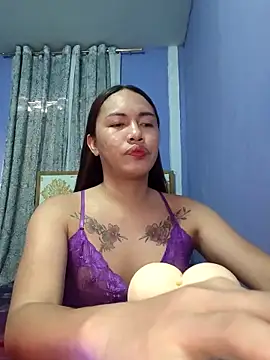 Snapshot of lady_kim_boner chatting on June 6, 6:40 am lady kim boner online show from June 6, 6:40 am
