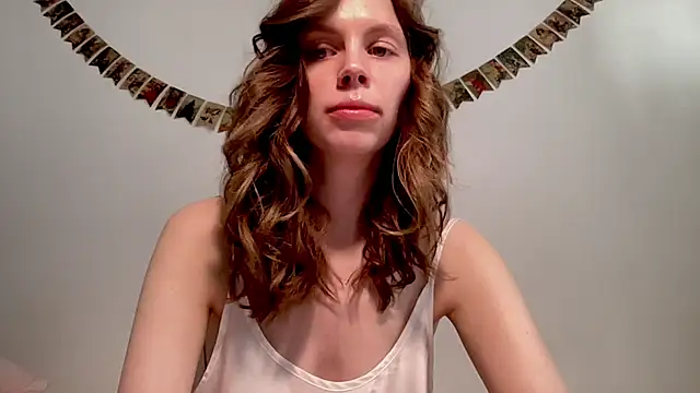 Snapshot of Nikki_Mimimi chatting on February 5, 10:08 am Nikki Mimimi online show from February 5, 10:08 am