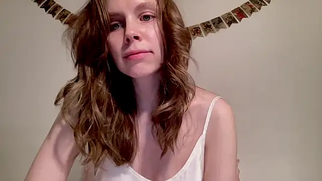 Snapshot of Nikki_Mimimi chatting on February 7, 1:43 pm Nikki Mimimi online show from February 7, 1:43 pm