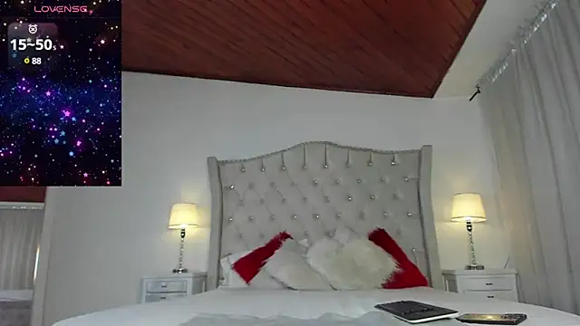 Snapshot of Naughtykitty4 chatting on February 17, 4:15 pm Naughtykitty4 online show from February 17, 4:15 pm